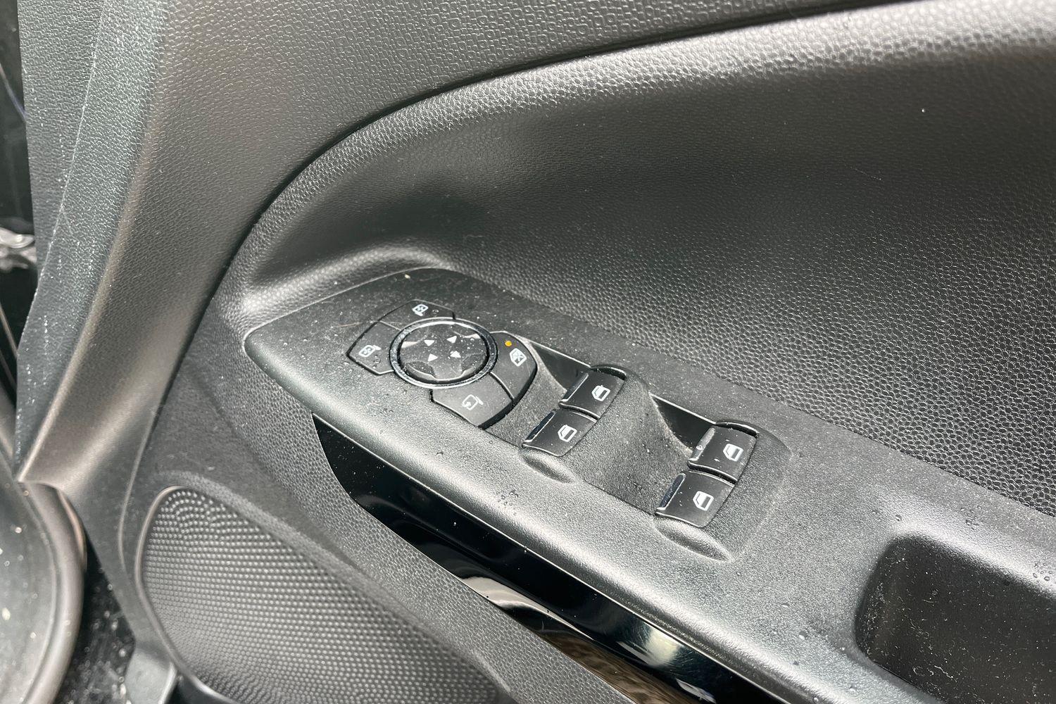 Ford ECOSPORT Photo 15