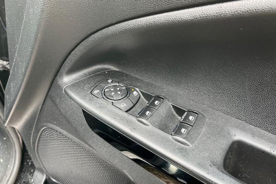 Ford ECOSPORT Photo autoimg-b03fd0c3189ea3d0a78ce33762377c150488bdba.jpg