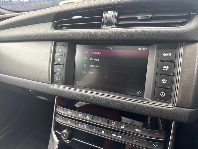 JAGUAR XF Photo 27
