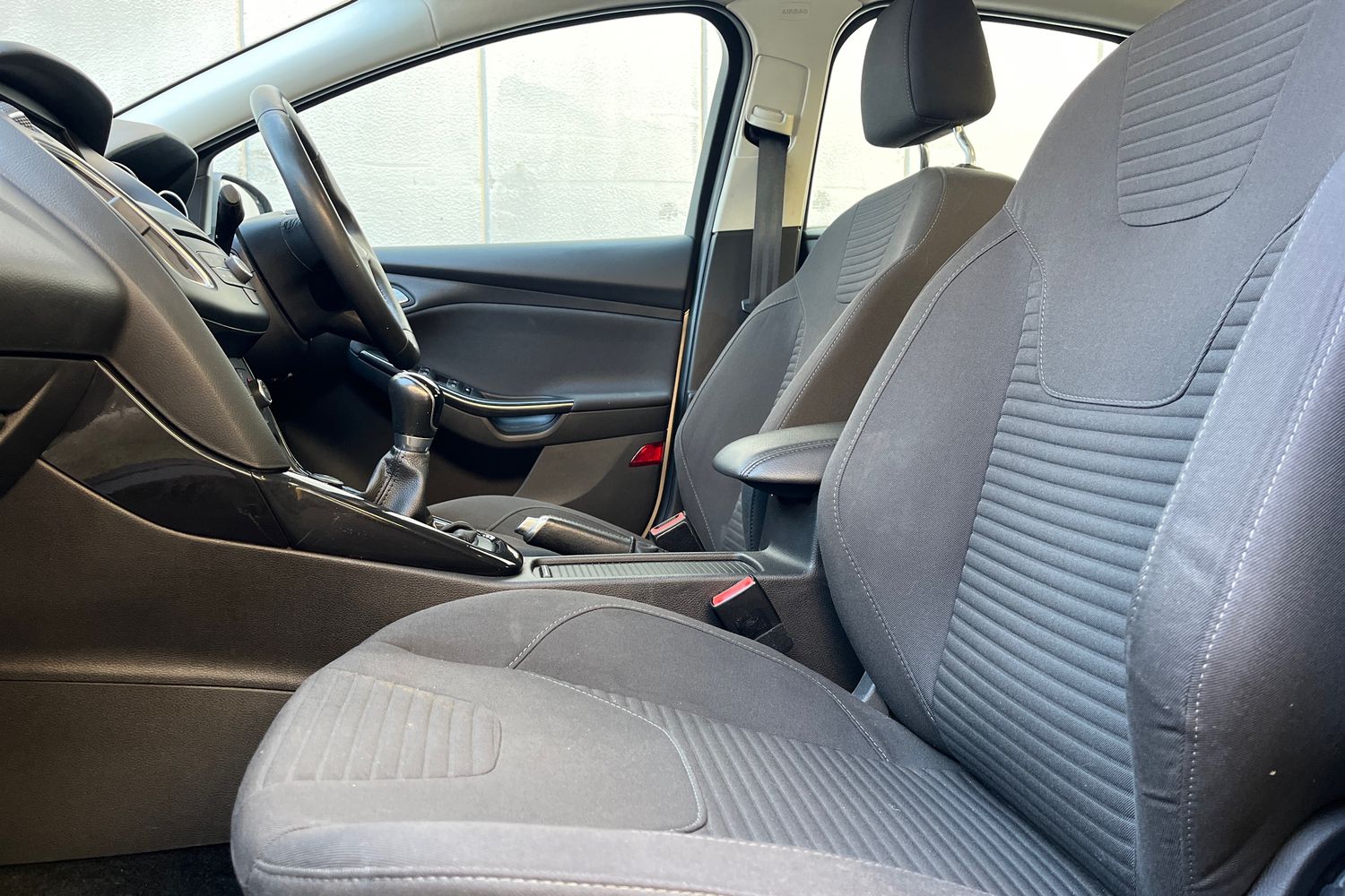FORD FOCUS Photo 18