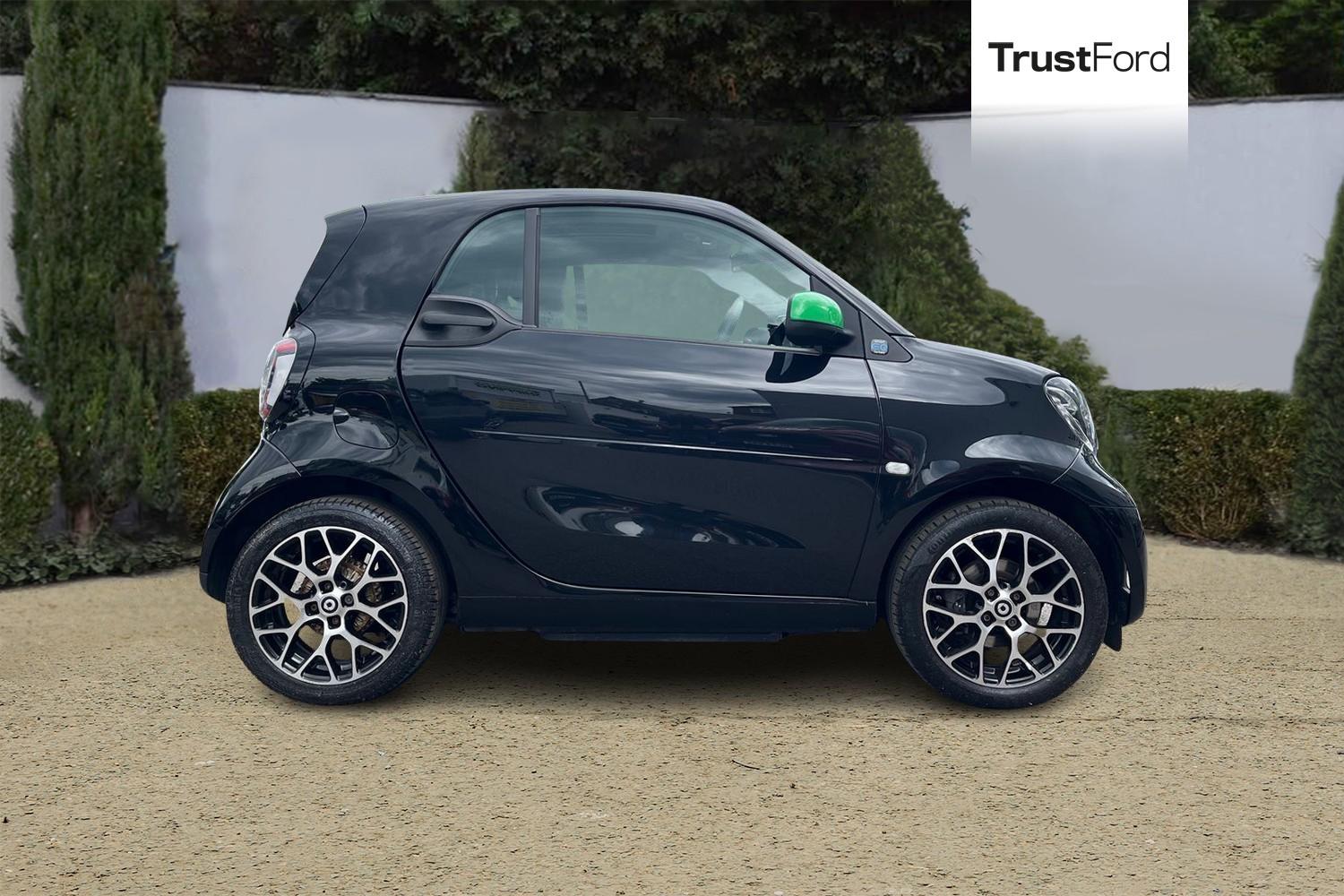 smart FORTWO COUPE Photo 2