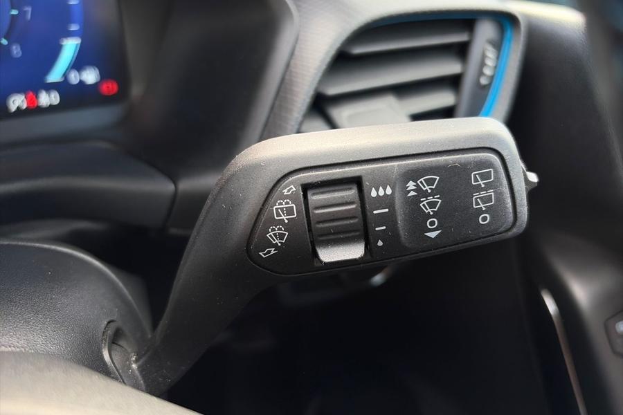 Ford FIESTA Photo autoimg-b04776547f2a9e9d14e554e72dde3924013a16dc.jpg