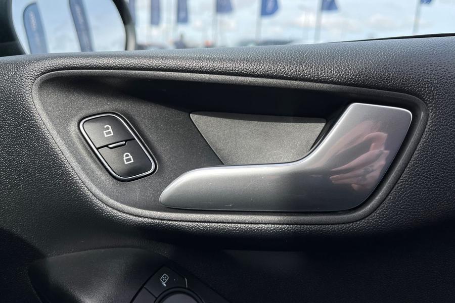 Ford Fiesta Photo autoimg-b049b189ead13f97df803661c5797fe01e84c6ee.jpg