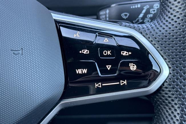VOLKSWAGEN Tiguan Photo 17