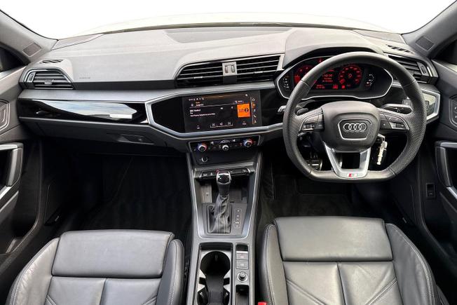 Audi Q3 Photo 11