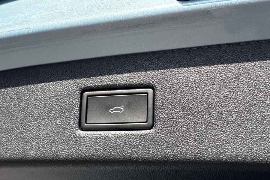 Ford Explorer Photo autoimg-b04fff6535c3e265ec2b3c143b62543354cb4cb0.jpg