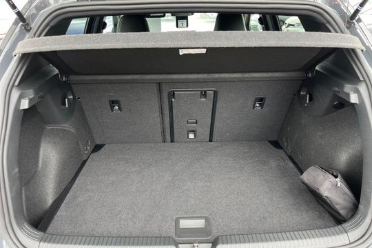 Volkswagen Golf Photo autoimg-b0528a7b4540c1f6a477ba9b481a7828941a021d.jpg