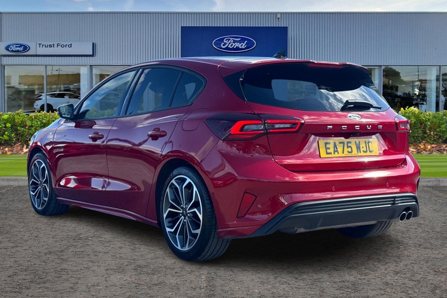 FORD FOCUS Photo 1