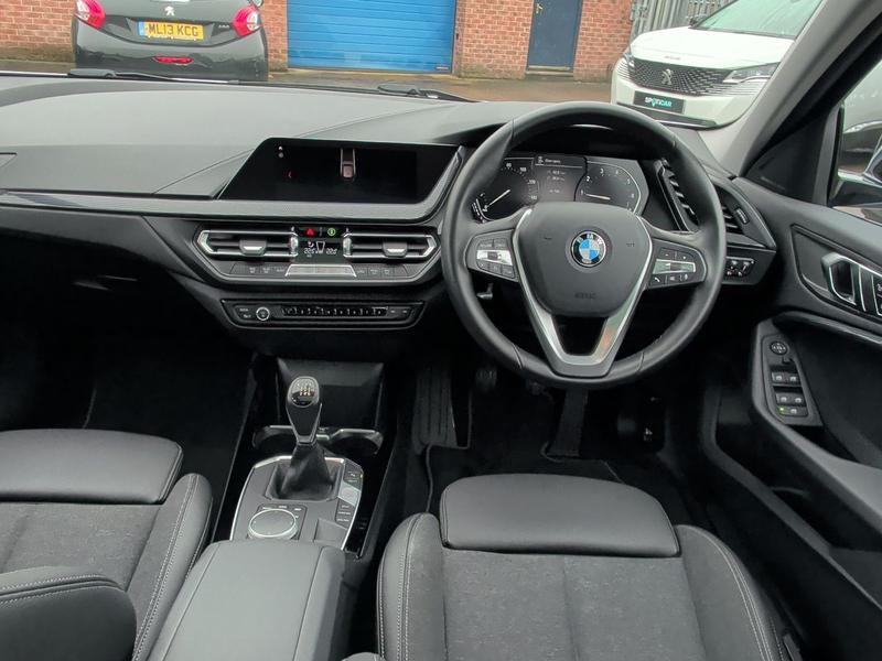 Used BMW 1 Series YG20AEF 12