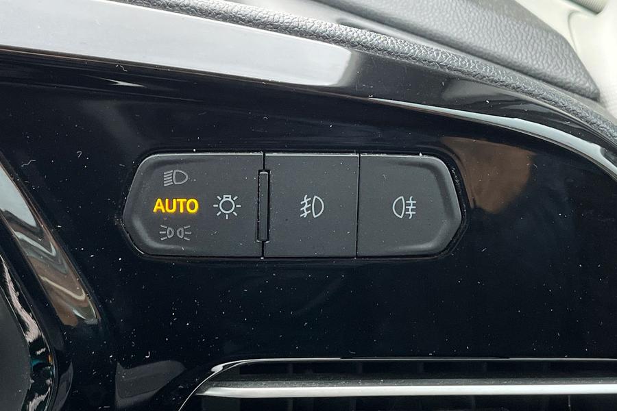 Ford Tourneo Connect Photo autoimg-b0542c3d7fcba2f24d7365f024c2901b9d11da45.jpg