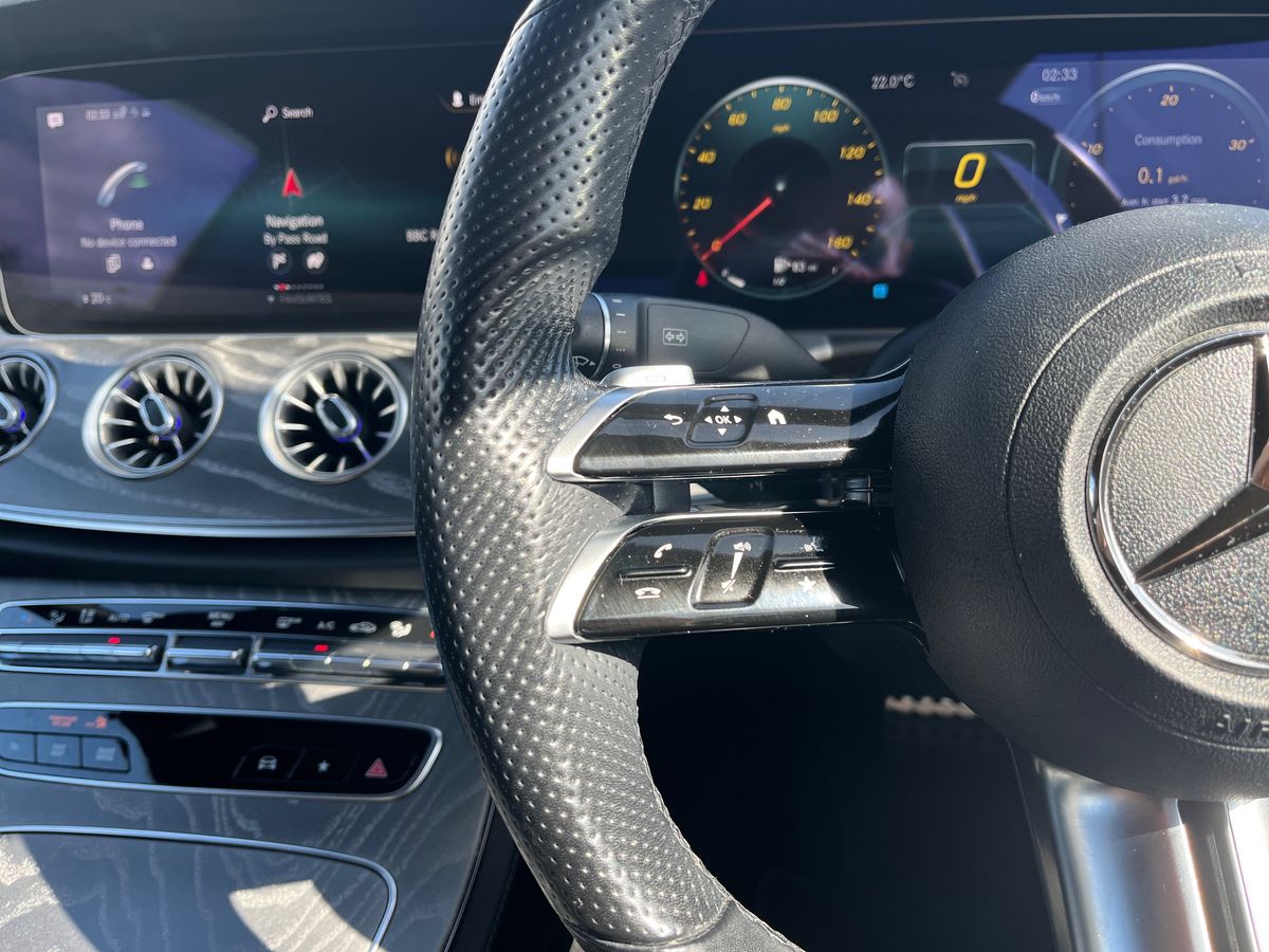 Mercedes-Benz E Class Photo 15