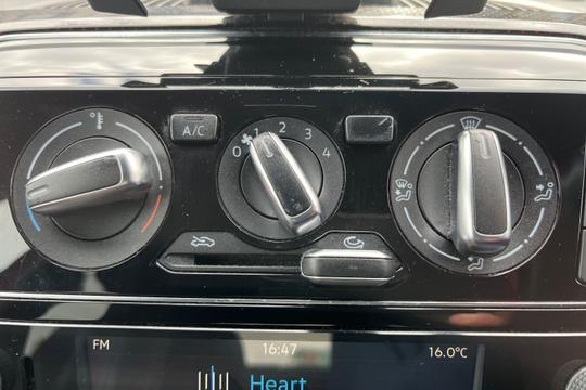 Volkswagen up! Photo autoimg-b059be6626d9d9f09ee374cae9cb4a3b3f9d41d7.jpg