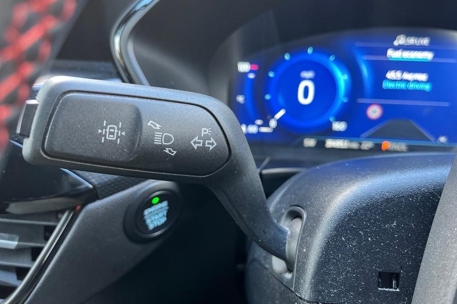 Ford KUGA Photo autoimg-b05c53aabf6bacf1d3a2a3f17f7cc9b6fd6b2f7c.jpg