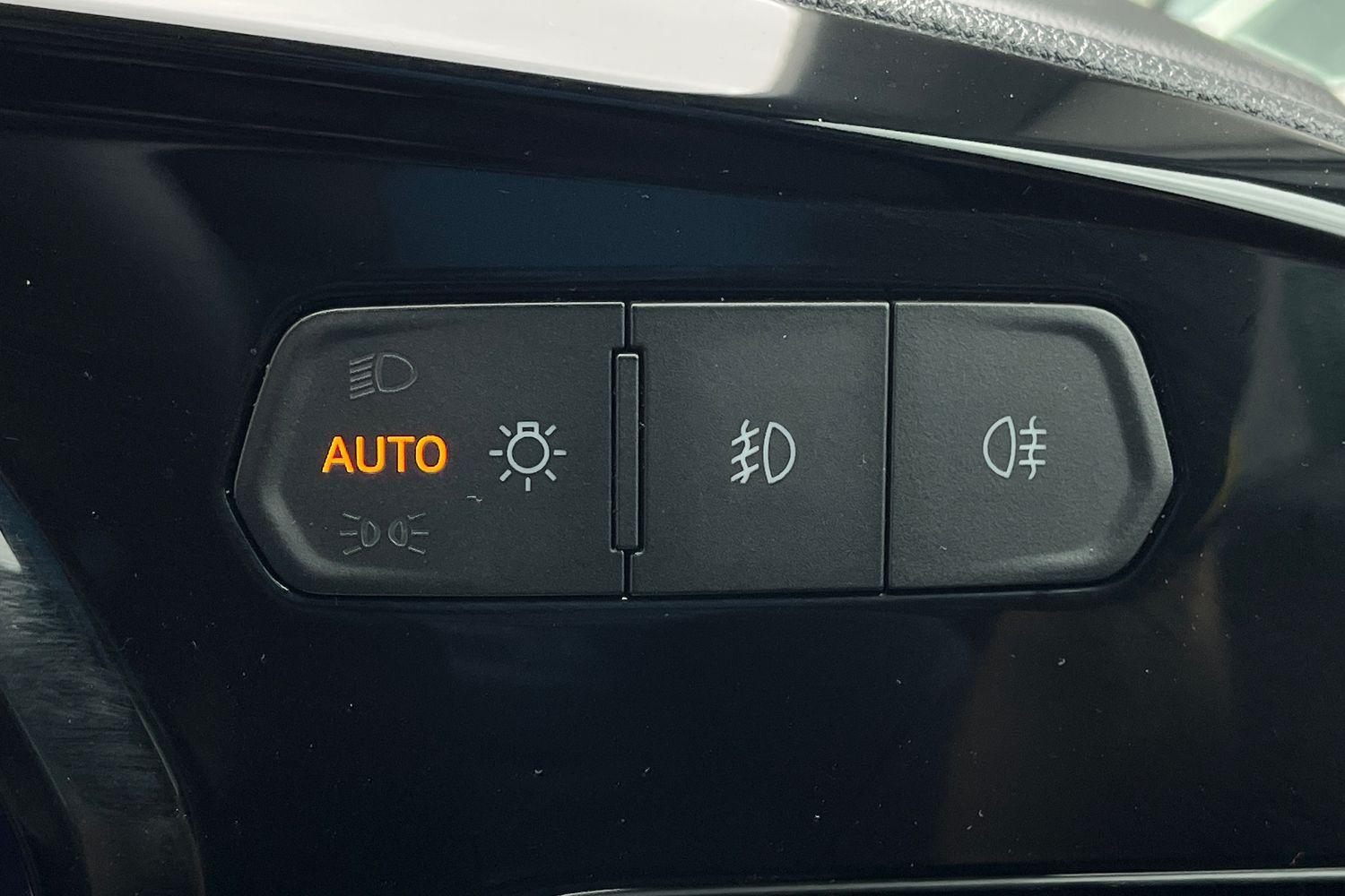 Ford TRANSIT CONNECT Photo 25