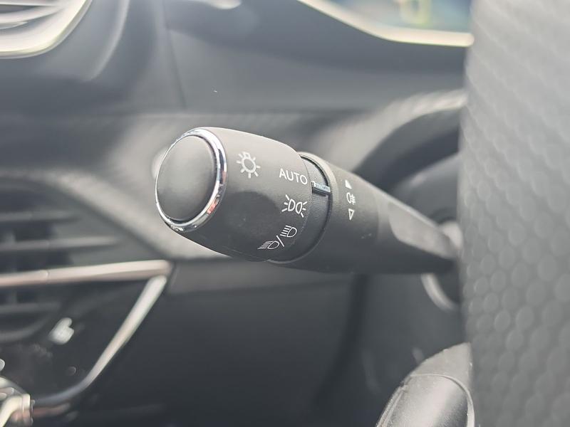 Used Peugeot E-2008 KR72UKS 22