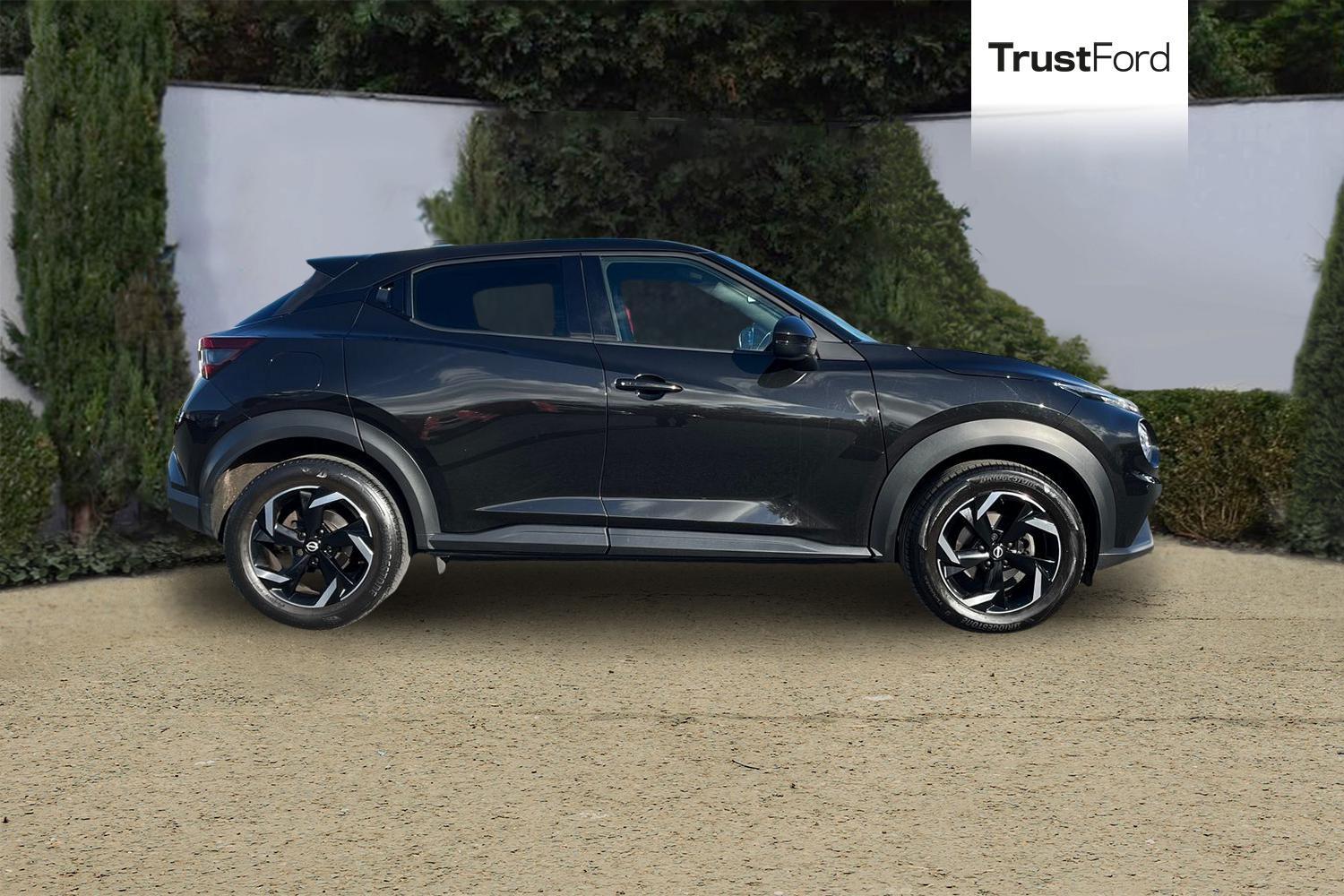 Nissan JUKE Photo 2