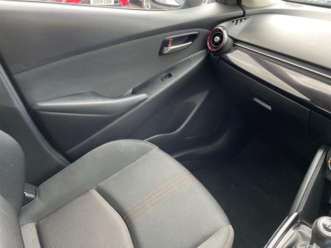 MAZDA Mazda2 Photo 48