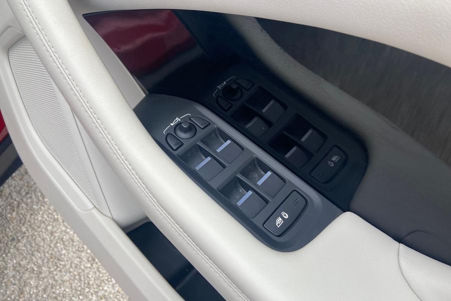 Jaguar I-PACE Photo autoimg-b0694551c086b93bb627299f8351f6b2db8197cb.jpg