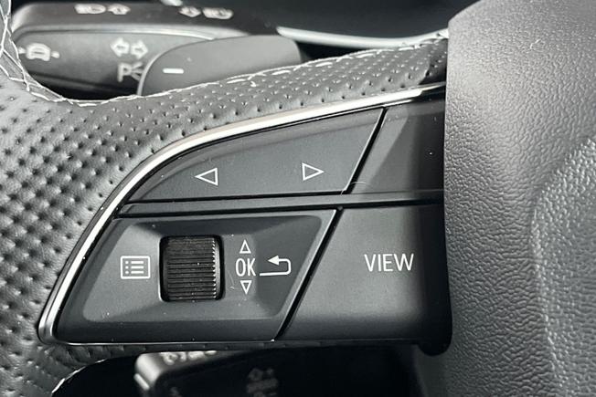 AUDI Q3 Photo 16