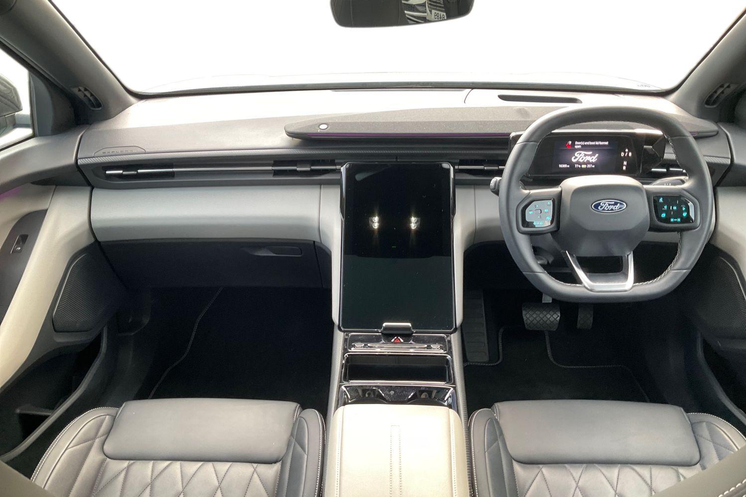 Ford Explorer Photo 9