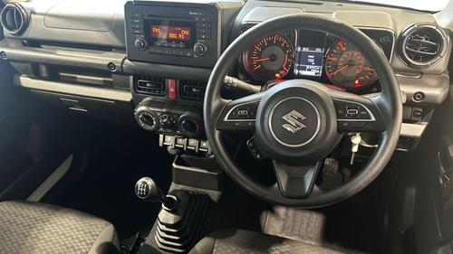 Suzuki Jimny Photo autoimg-b06e51c56891e2485ee0b7c946cb11589e2f987b.jpg