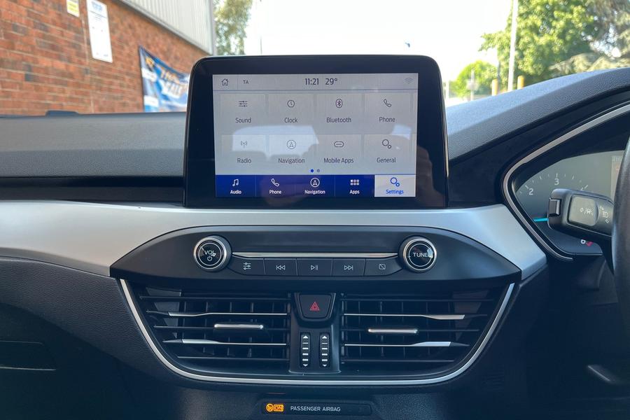 Ford Focus Photo autoimg-b070cc5606eeeec17a62813bca44223b3c4cb5d6.jpg