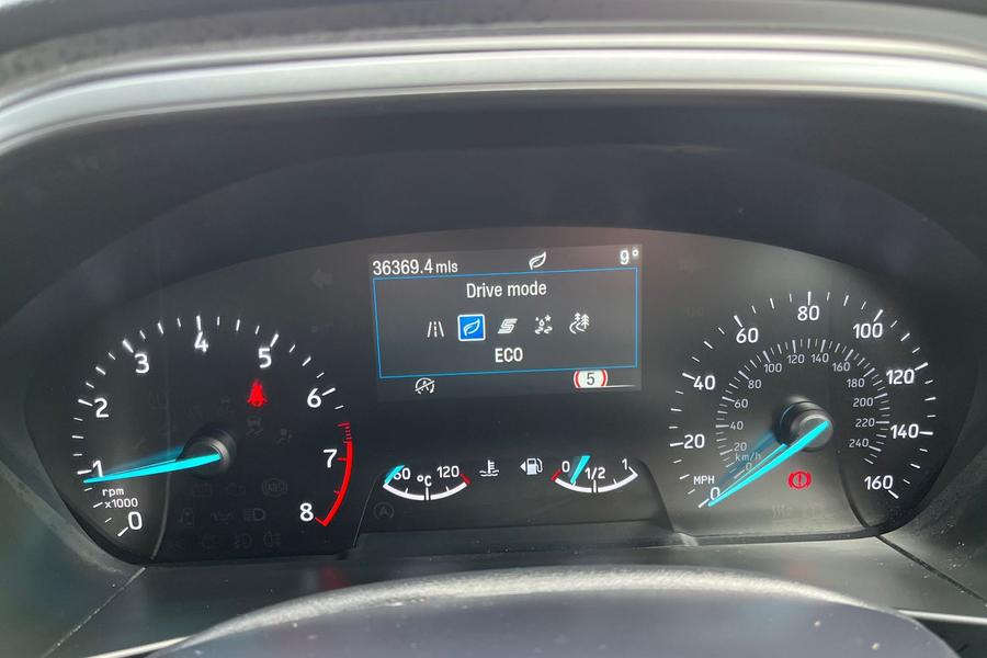 Ford FOCUS Photo autoimg-b074e0211d464d5d0290a7080a8ebdaabf6ea545.jpg