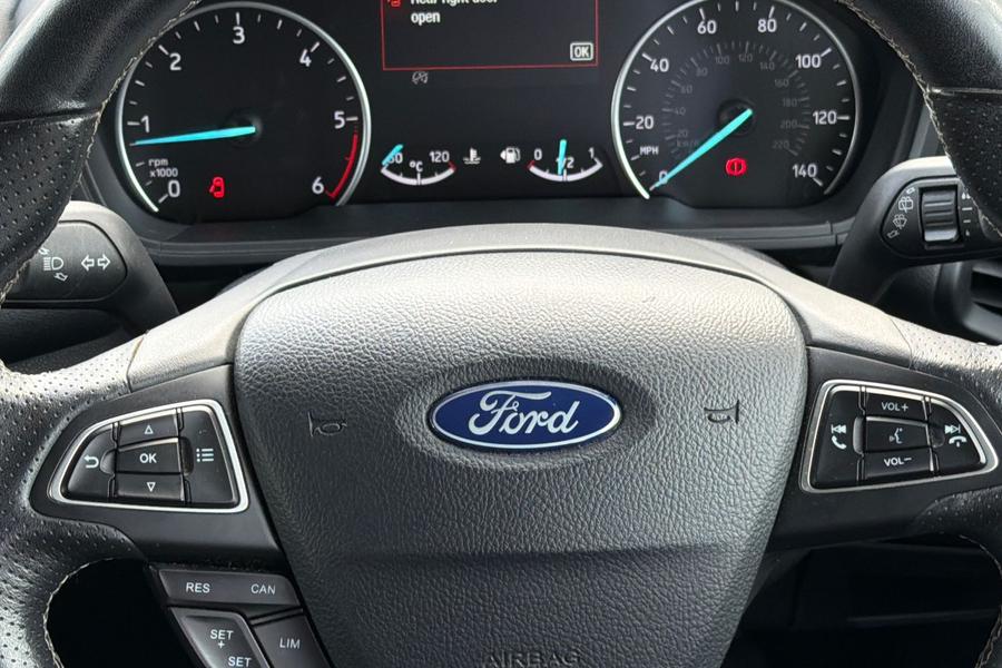 Ford ECOSPORT Photo autoimg-b0754e45923bab72cf33cb8efbd57f9c5d1d3df0.jpg