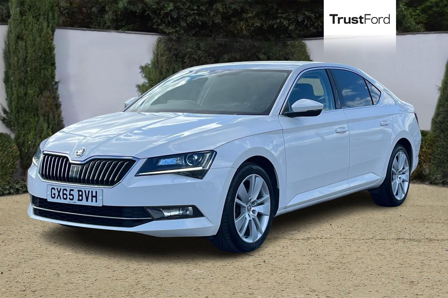 Skoda SUPERB Photo 4