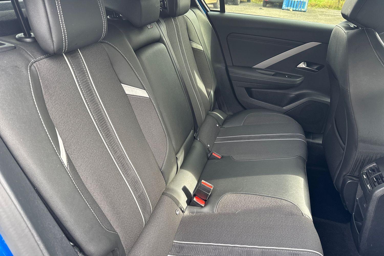 Vauxhall ASTRA Photo 19