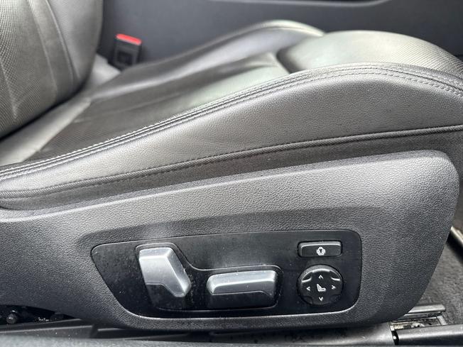 BMW 8 Series Photo 27