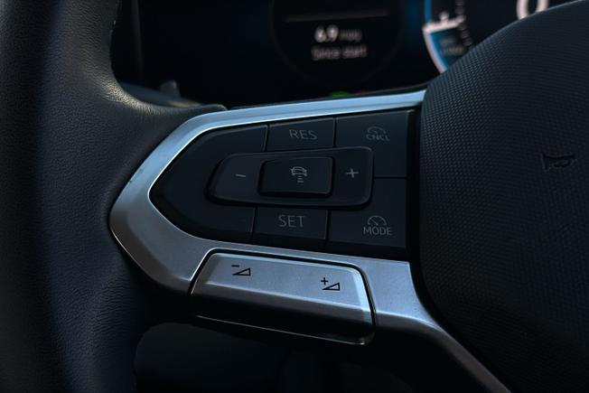 VOLKSWAGEN Tiguan Photo 16