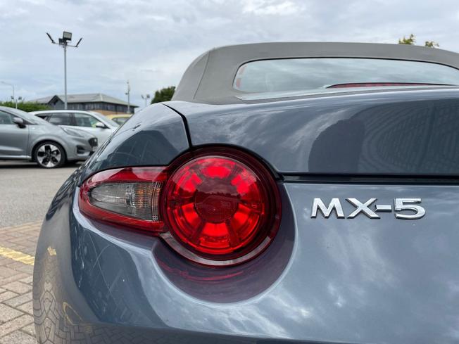 MAZDA MX-5 Photo 31