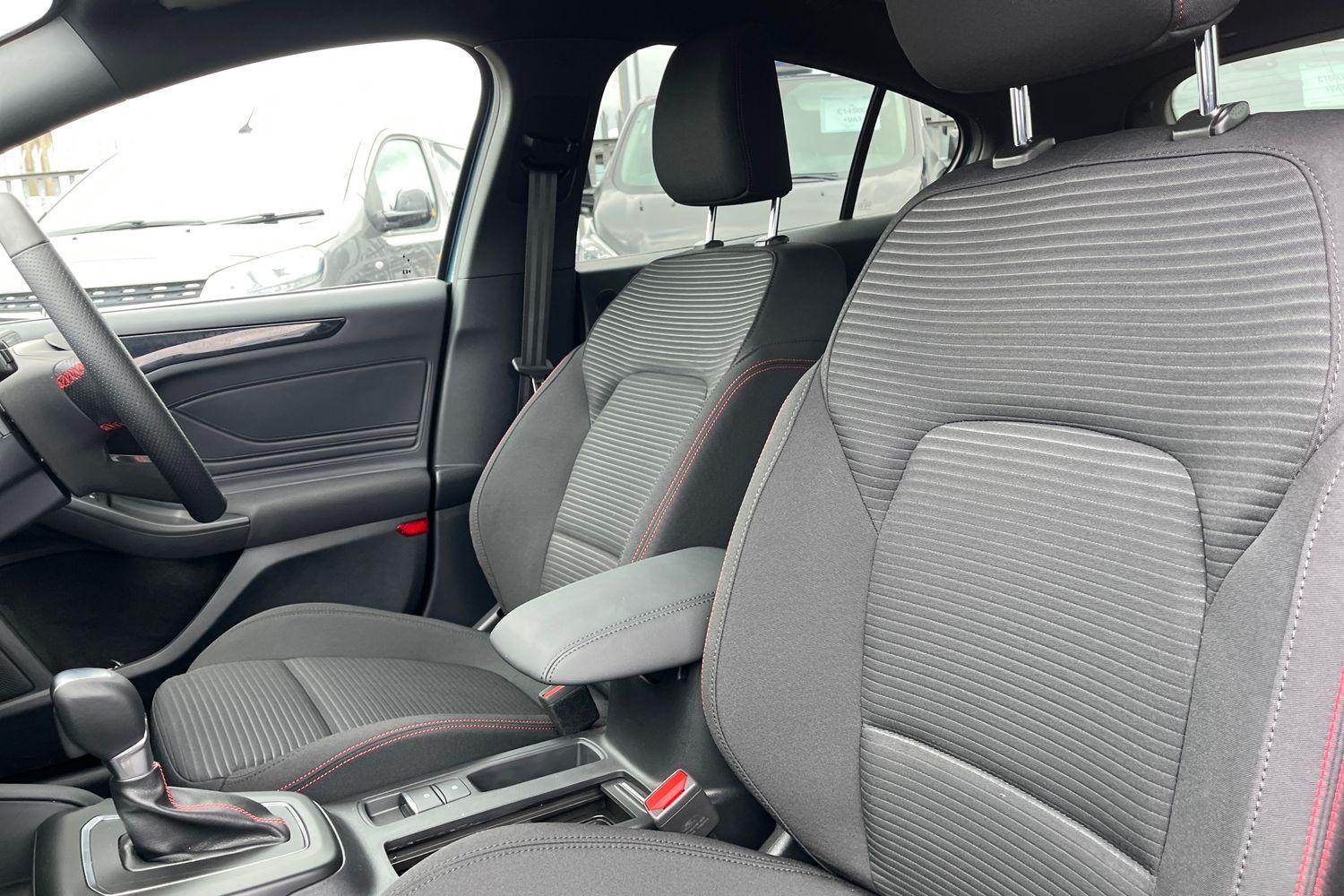 Ford FOCUS Photo 18