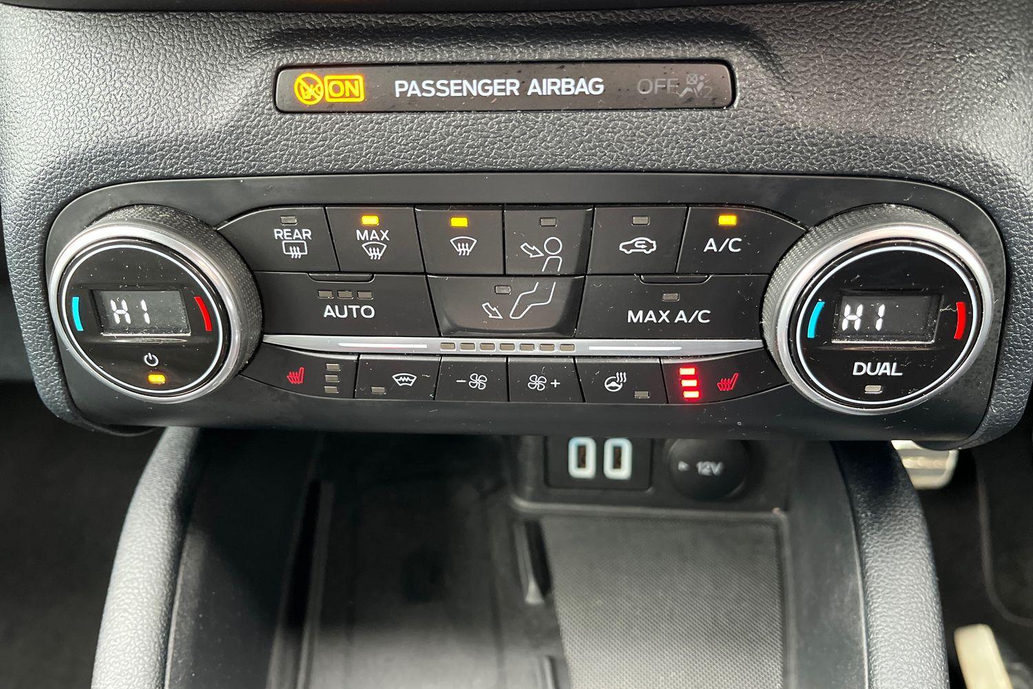 Ford KUGA Photo 29