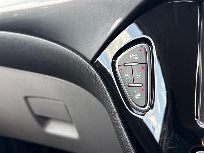 VAUXHALL Corsa Photo 33
