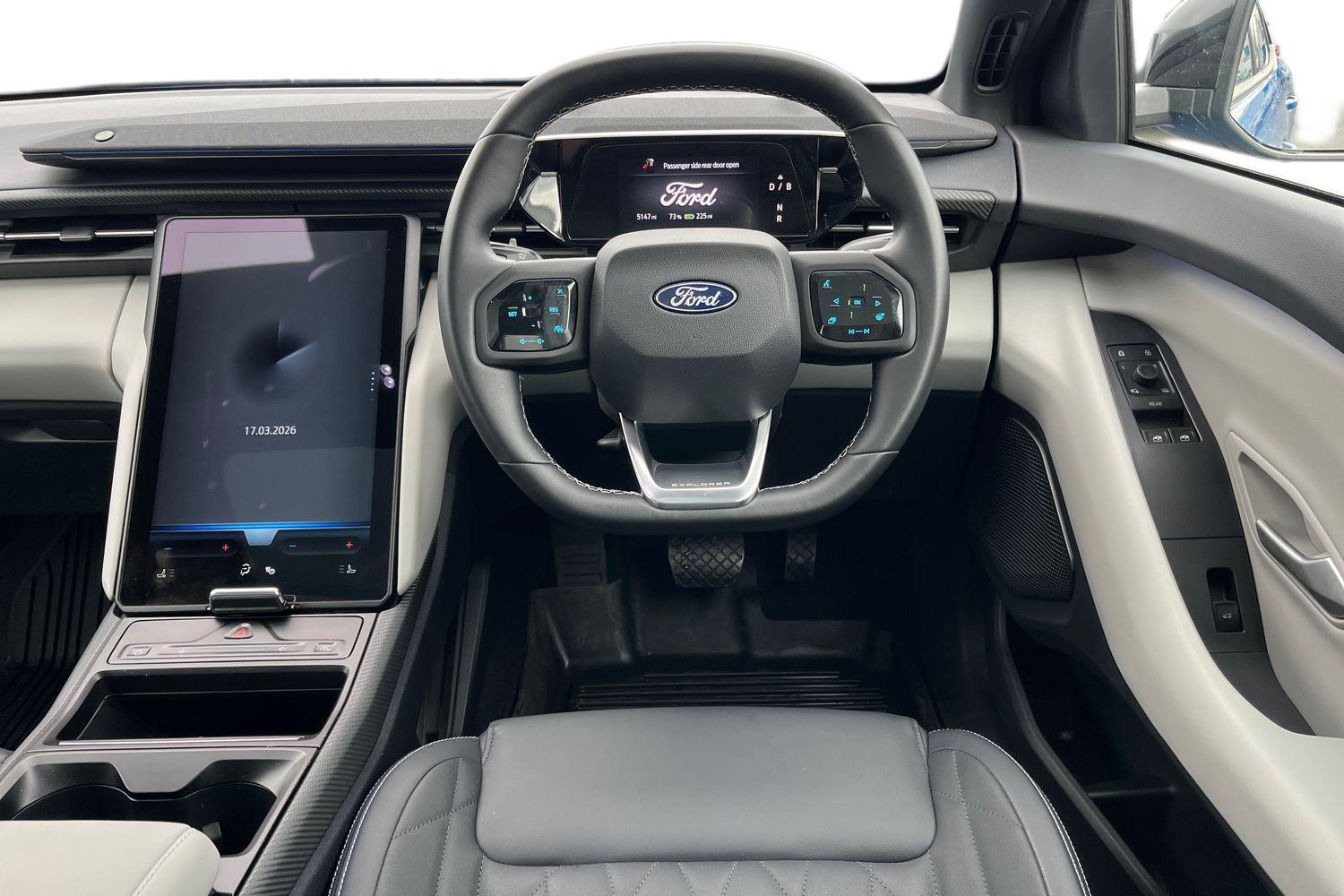 Ford EXPLORER Photo 10