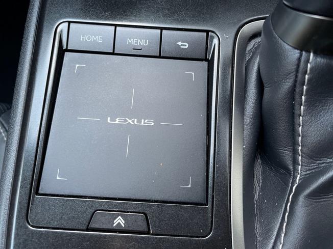 LEXUS UX Photo 41