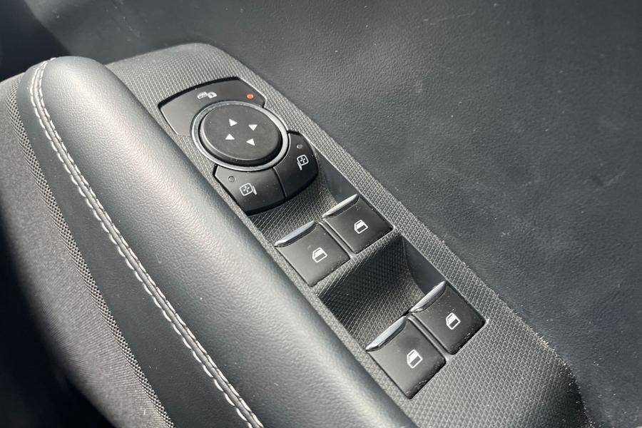 Ford MUSTANG MACH-E Photo autoimg-b08b7a149f90b6b52af4203fda234340a7fe11f6.jpg