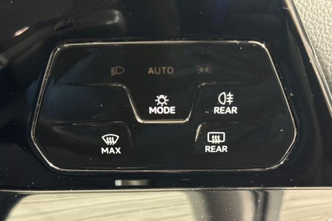 VOLKSWAGEN Golf Photo 24