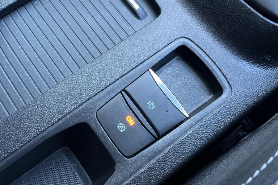 Ford FOCUS Photo autoimg-b090e018d050478f0744d5592aa7aed812d7835a.jpg