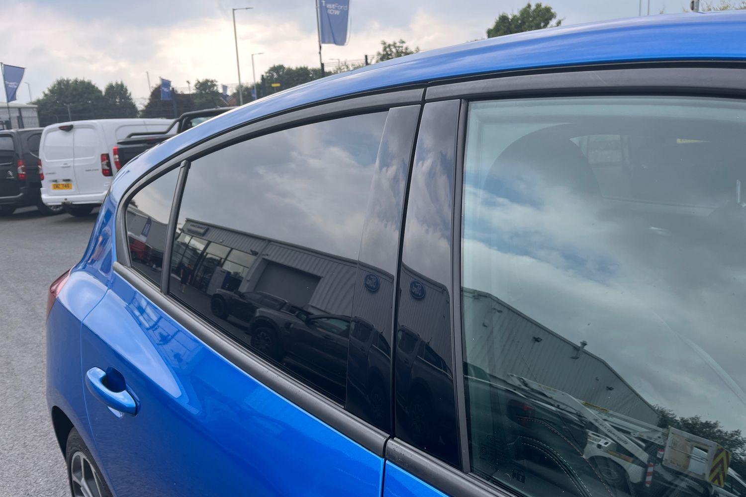 Ford FOCUS Photo 24