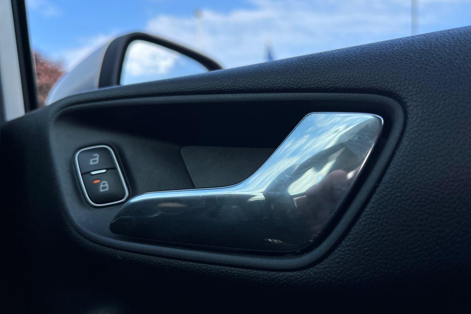 Ford FIESTA Photo 23