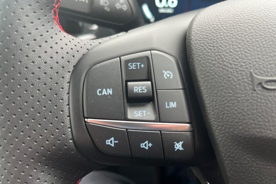 Ford FOCUS Photo autoimg-b098272c009fb0b296ef1aaf50f7f7b3a85483d8.jpg
