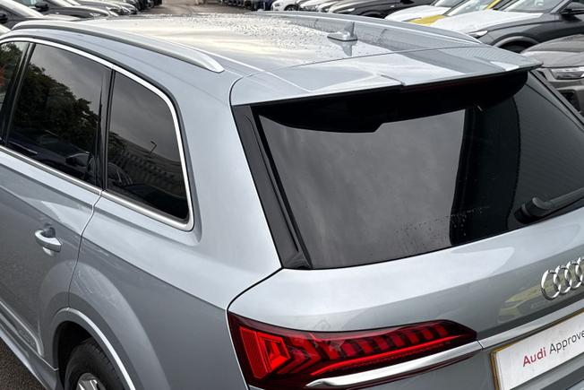 AUDI Q7 Photo 24
