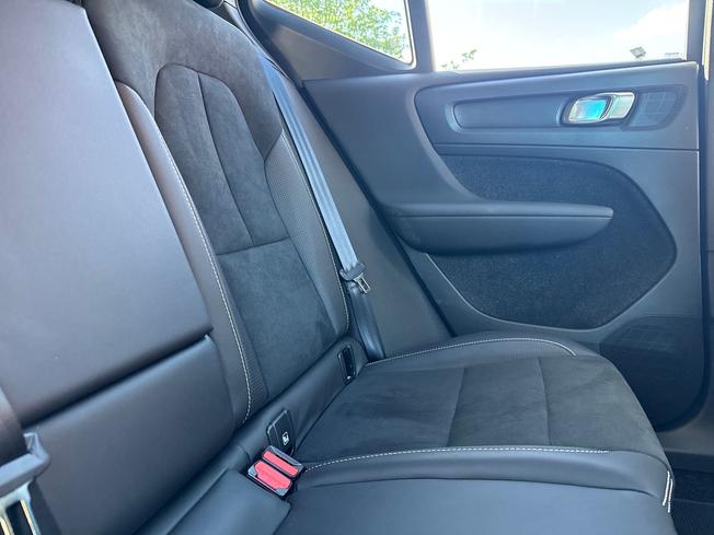 VOLVO Xc40 Photo 35