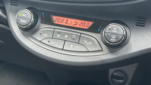 Toyota Yaris Photo autoimg-b09c3e241ebb25f1bb60b640baa70862bcd452c0.jpg