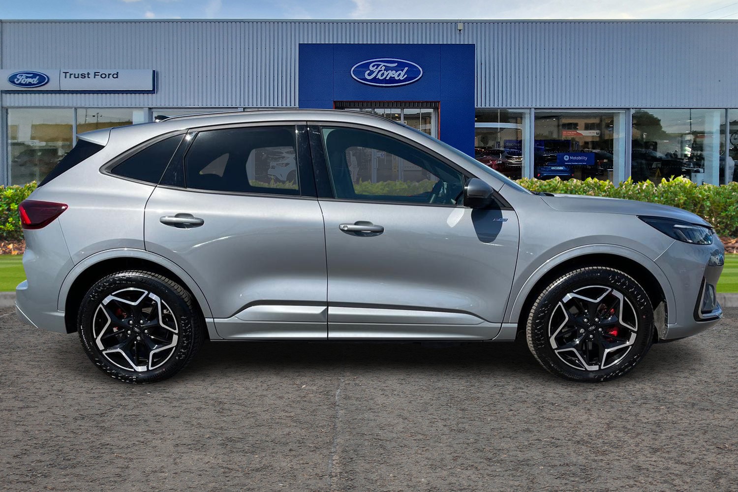 Ford Kuga Photo 2