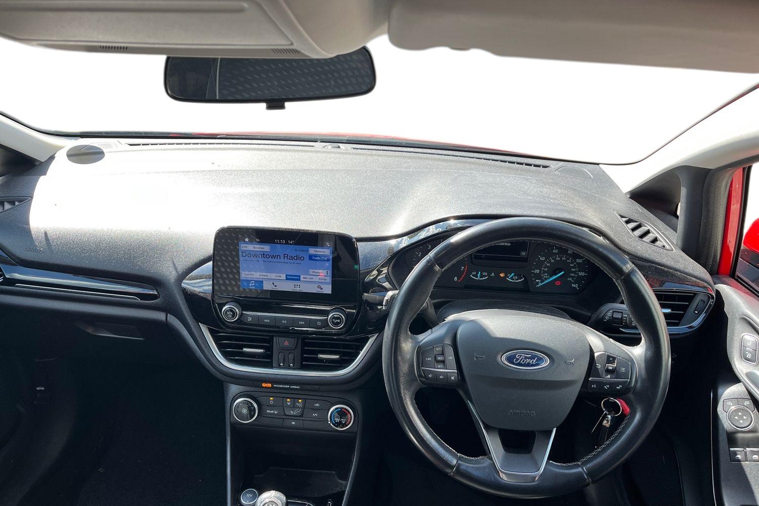 Ford FIESTA Photo 10