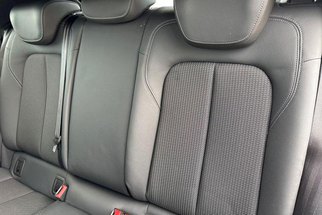 AUDI Q2 Photo 9
